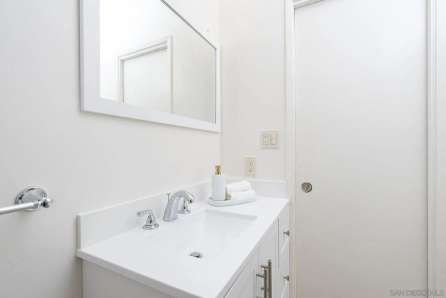 12327 Lemon Crest Dr, Lakeside, CA 92040