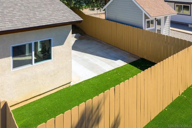 12327 Lemon Crest Dr, Lakeside, CA 92040