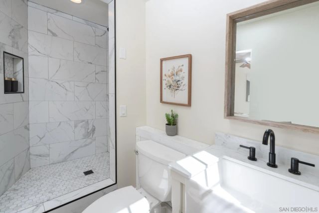 12327 Lemon Crest Dr, Lakeside, CA 92040