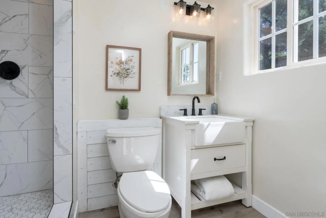 12327 Lemon Crest Dr, Lakeside, CA 92040