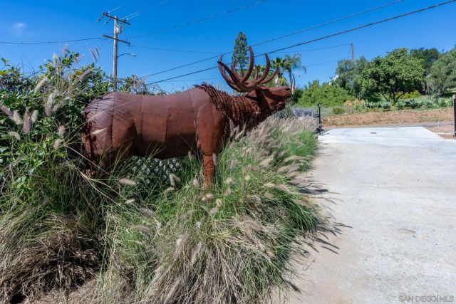 12327 Lemon Crest Dr, Lakeside, CA 92040