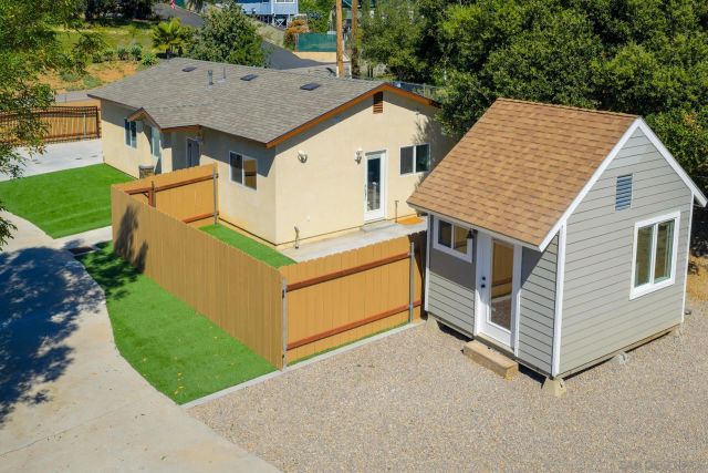 12327 Lemon Crest Dr, Lakeside, CA 92040