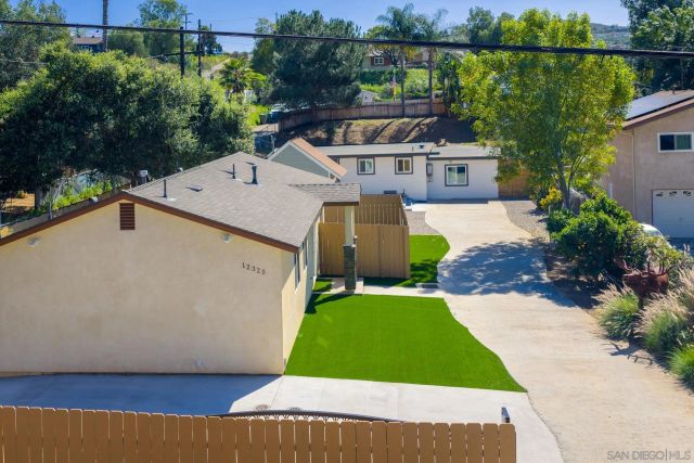 12327 Lemon Crest Dr, Lakeside, CA 92040