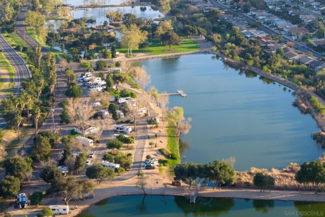 12327 Lemon Crest Dr, Lakeside, CA 92040