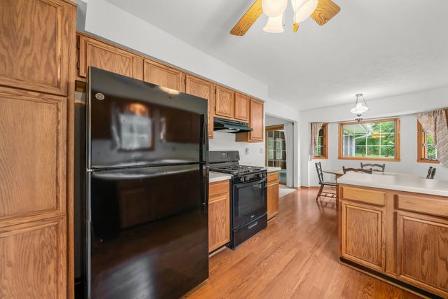 667 Westport Drive, Rockton, IL 61072