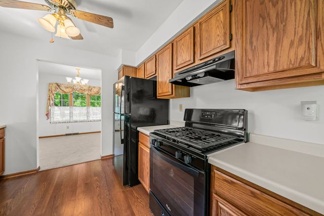 667 Westport Drive, Rockton, IL 61072