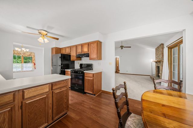 667 Westport Drive, Rockton, IL 61072