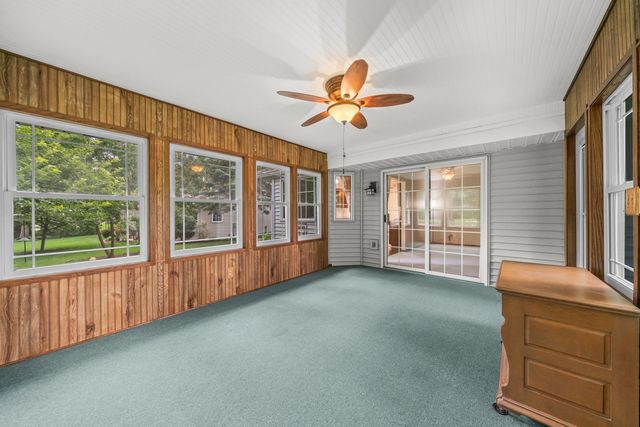 667 Westport Drive, Rockton, IL 61072