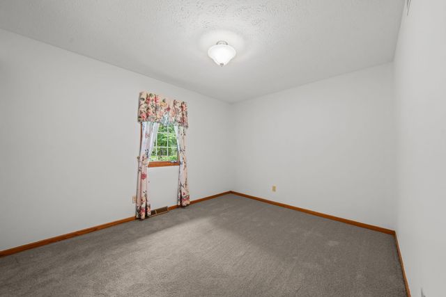667 Westport Drive, Rockton, IL 61072