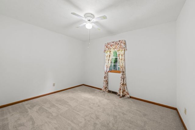 667 Westport Drive, Rockton, IL 61072