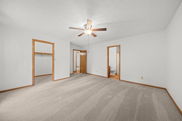 667 Westport Drive, Rockton, IL 61072