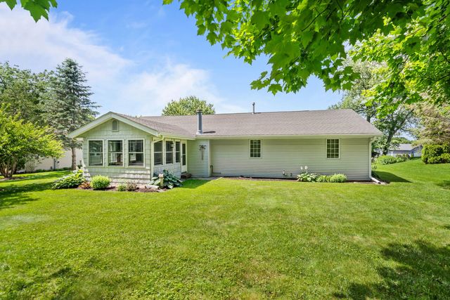667 Westport Drive, Rockton, IL 61072