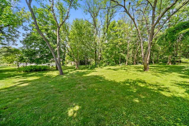 667 Westport Drive, Rockton, IL 61072