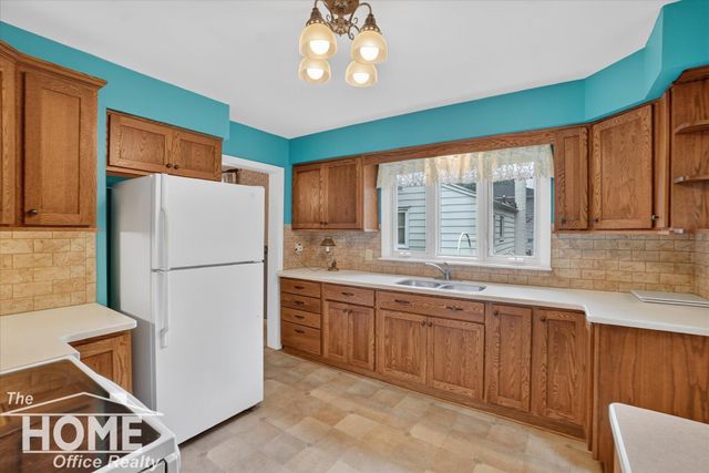 1002 Adams Street, Owosso, MI 48867