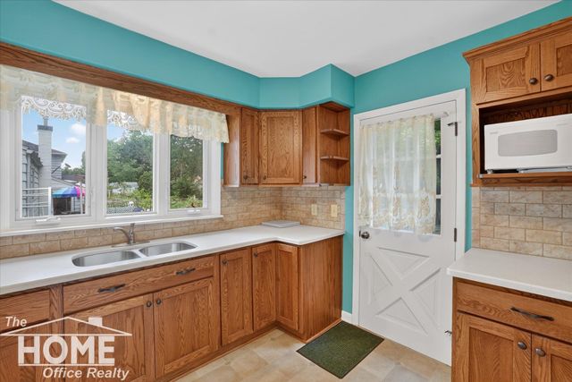 1002 Adams Street, Owosso, MI 48867