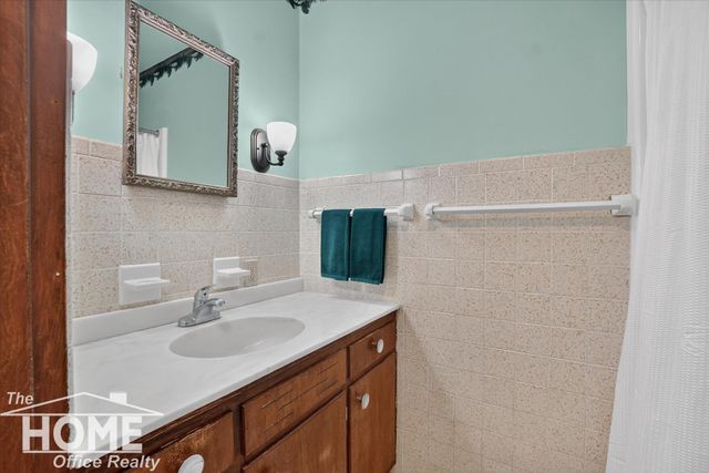 1002 Adams Street, Owosso, MI 48867