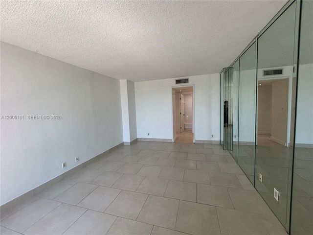 20301 W Country Club Dr 1224, Aventura, FL 33180