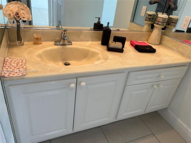 20301 W Country Club Dr 1224, Aventura, FL 33180