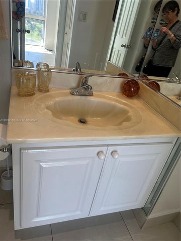 20301 W Country Club Dr 1224, Aventura, FL 33180