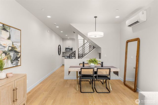 1108 C 34th Avenue, Seattle, WA 98122