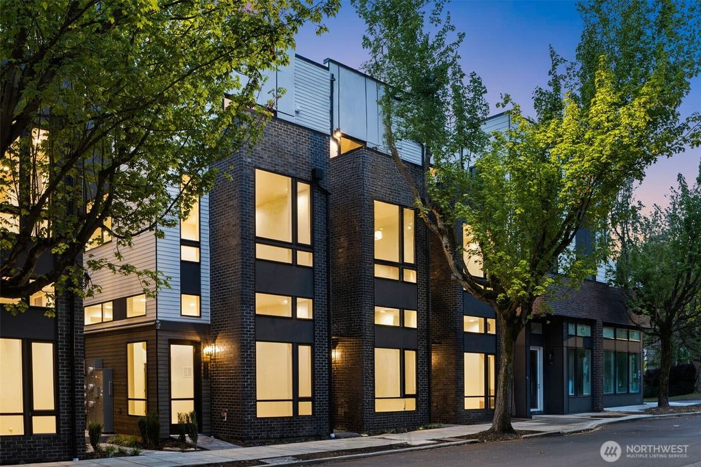 1108 C 34th Avenue, Seattle, WA 98122