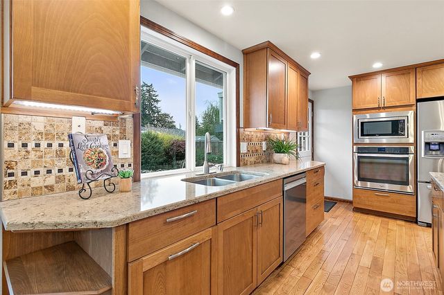 21842 SE 265th Way, Maple Valley, WA 98038