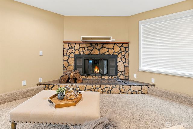 21842 SE 265th Way, Maple Valley, WA 98038