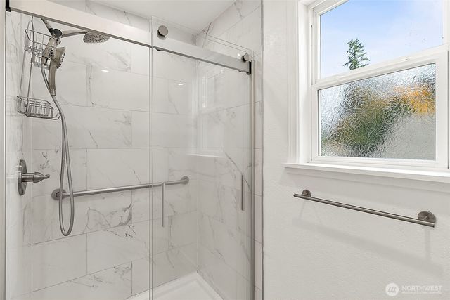 21842 SE 265th Way, Maple Valley, WA 98038