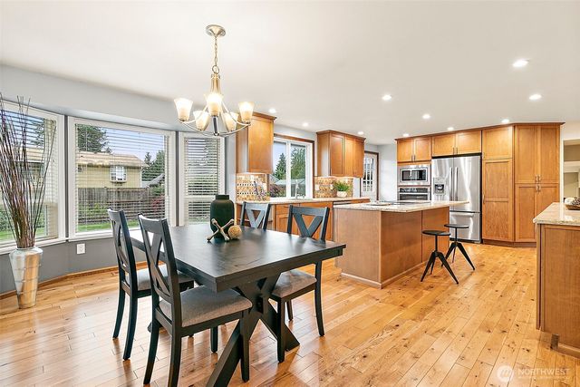 21842 SE 265th Way, Maple Valley, WA 98038