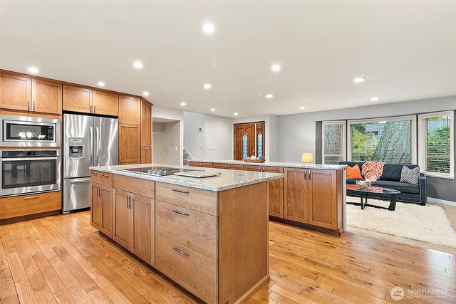 21842 SE 265th Way, Maple Valley, WA 98038