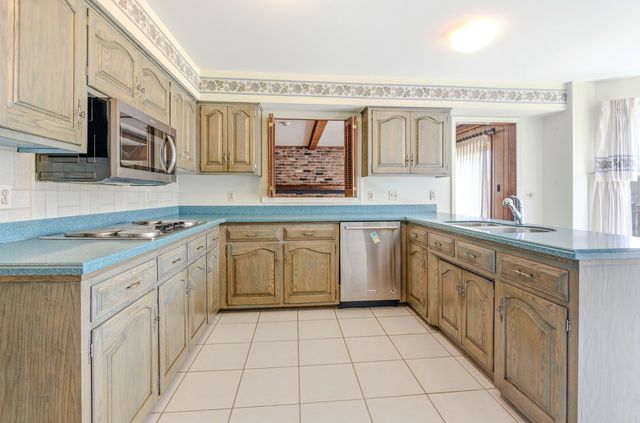 1105 LAKESIDE DR, Columbia, MO 65203