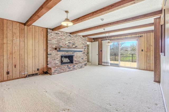 1105 LAKESIDE DR, Columbia, MO 65203