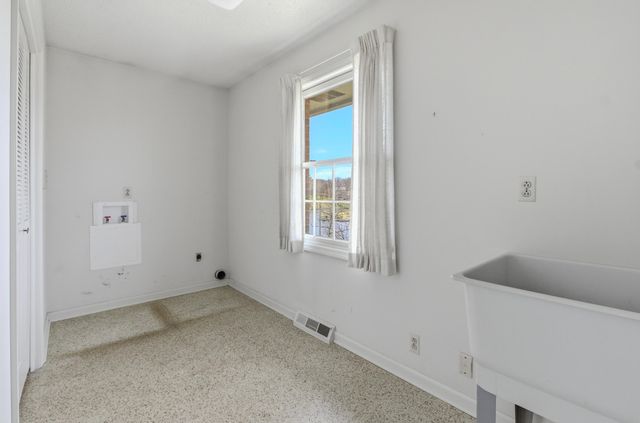 1105 LAKESIDE DR, Columbia, MO 65203