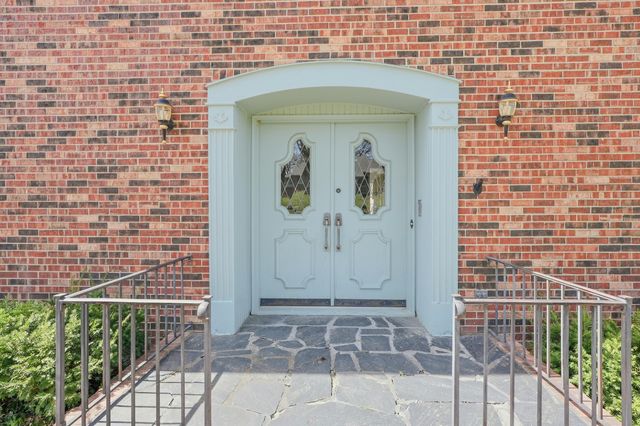 1105 LAKESIDE DR, Columbia, MO 65203