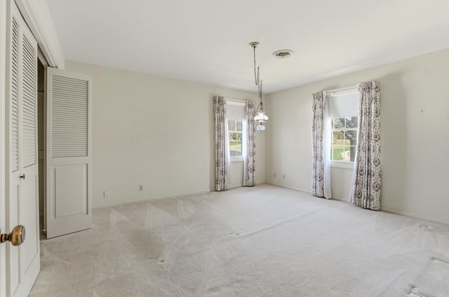 1105 LAKESIDE DR, Columbia, MO 65203