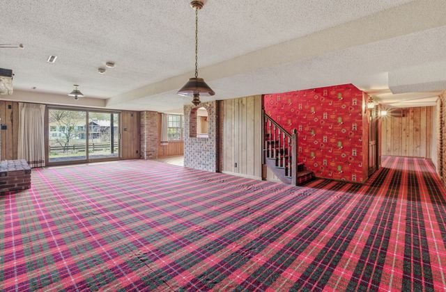 1105 LAKESIDE DR, Columbia, MO 65203