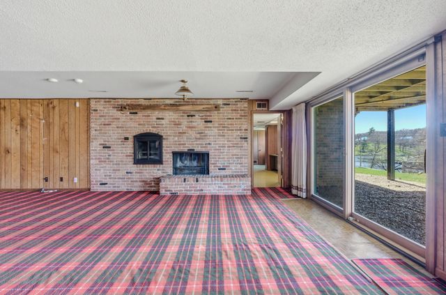 1105 LAKESIDE DR, Columbia, MO 65203