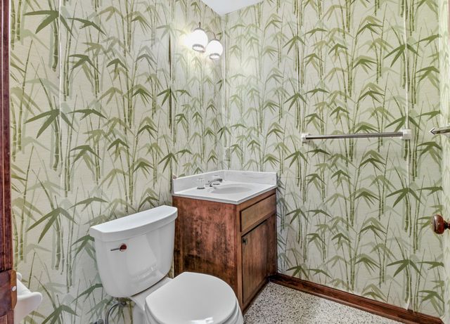 1105 LAKESIDE DR, Columbia, MO 65203