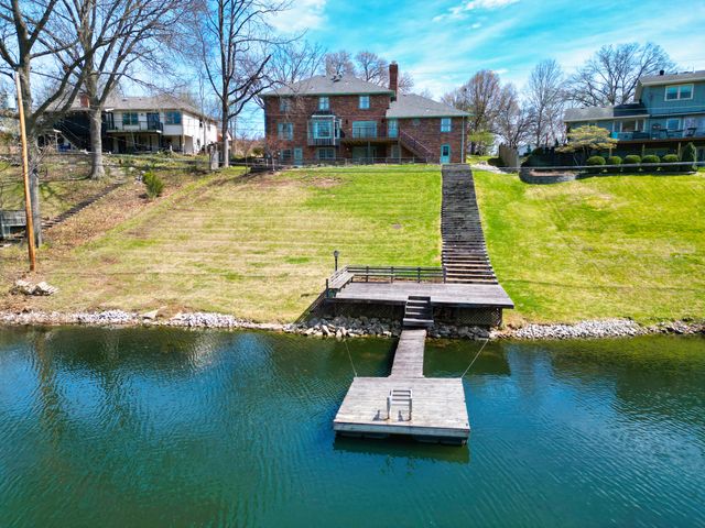 1105 LAKESIDE DR, Columbia, MO 65203
