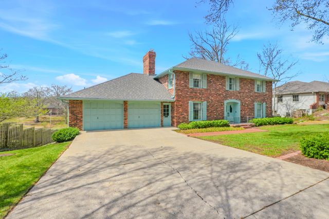 1105 LAKESIDE DR, Columbia, MO 65203