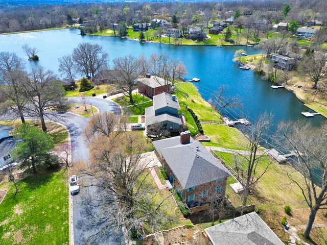 1105 LAKESIDE DR, Columbia, MO 65203