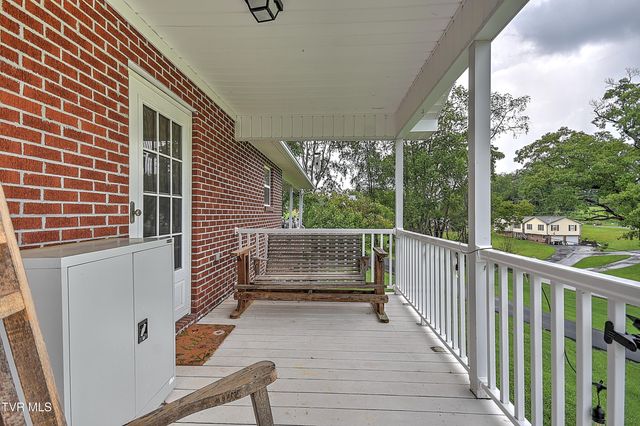 15813 Black Hollow Road, Abingdon, VA 24210