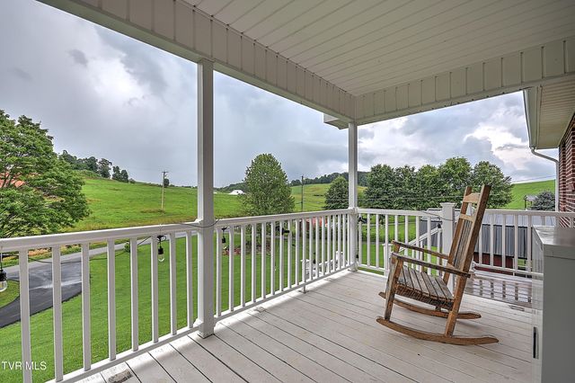 15813 Black Hollow Road, Abingdon, VA 24210