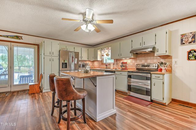15813 Black Hollow Road, Abingdon, VA 24210