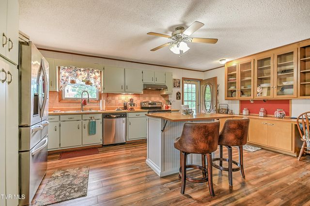15813 Black Hollow Road, Abingdon, VA 24210