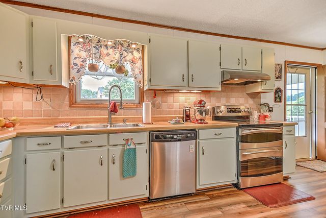 15813 Black Hollow Road, Abingdon, VA 24210