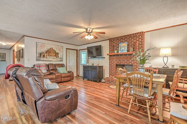 15813 Black Hollow Road, Abingdon, VA 24210