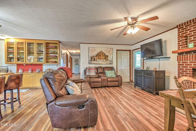15813 Black Hollow Road, Abingdon, VA 24210