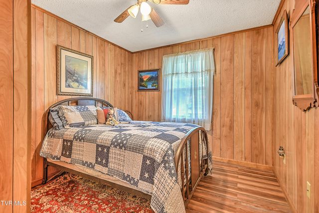 15813 Black Hollow Road, Abingdon, VA 24210