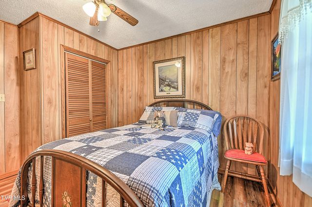 15813 Black Hollow Road, Abingdon, VA 24210